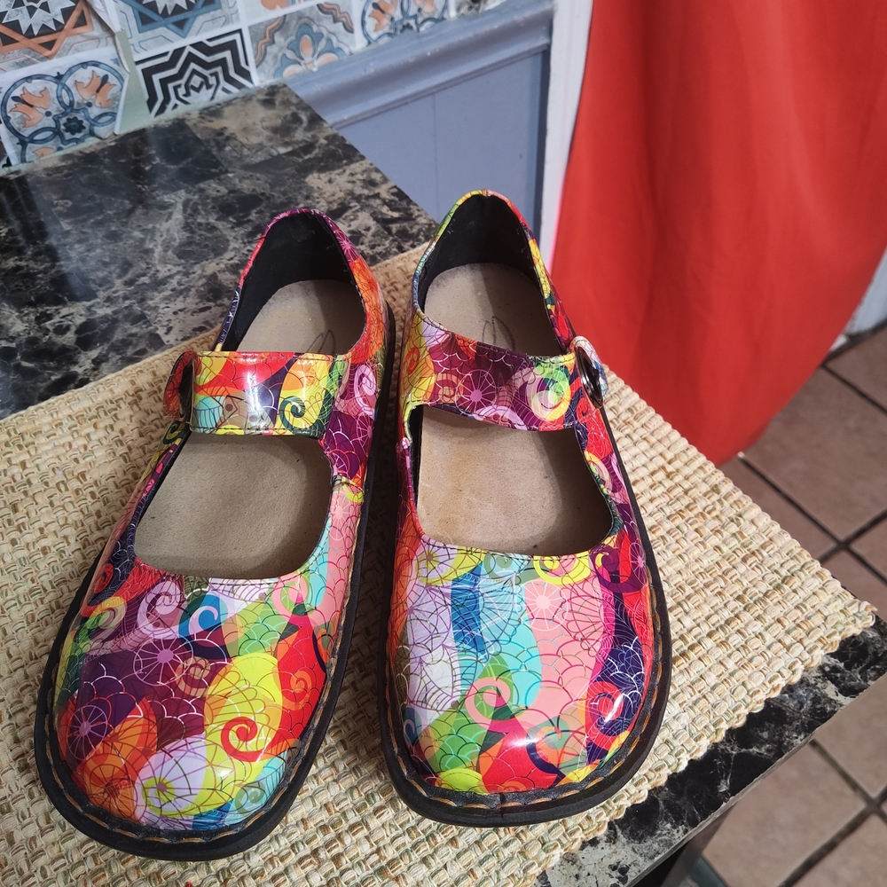 Savvy Multicolor Flats